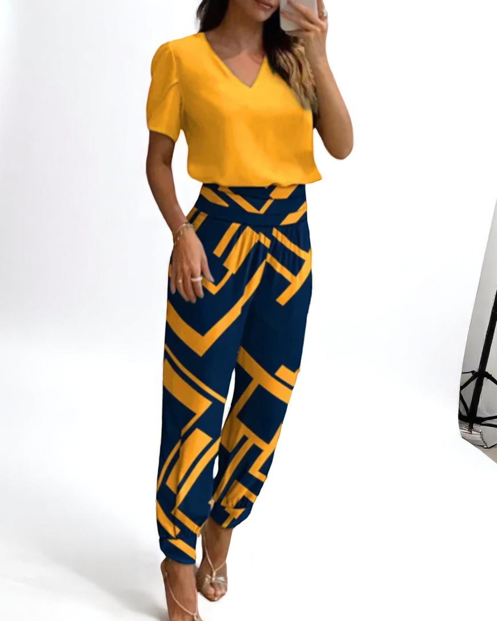 Rebeca Elegante, figurbetontes Set