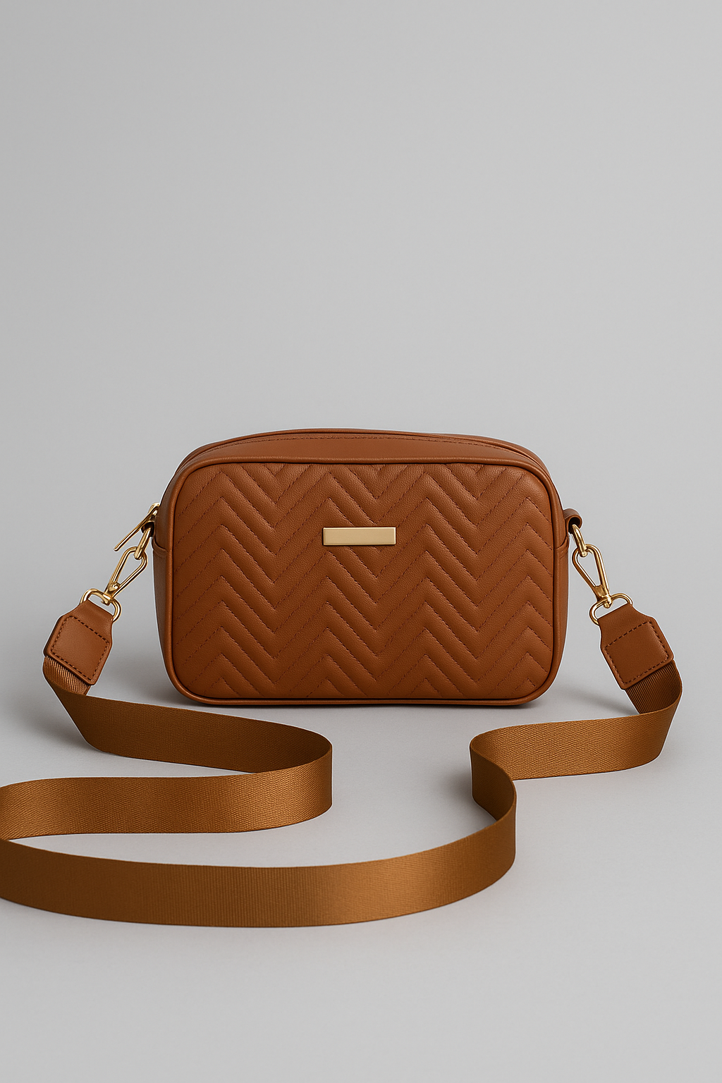 Stepp-Crossbody Bag mit breitem Gurt