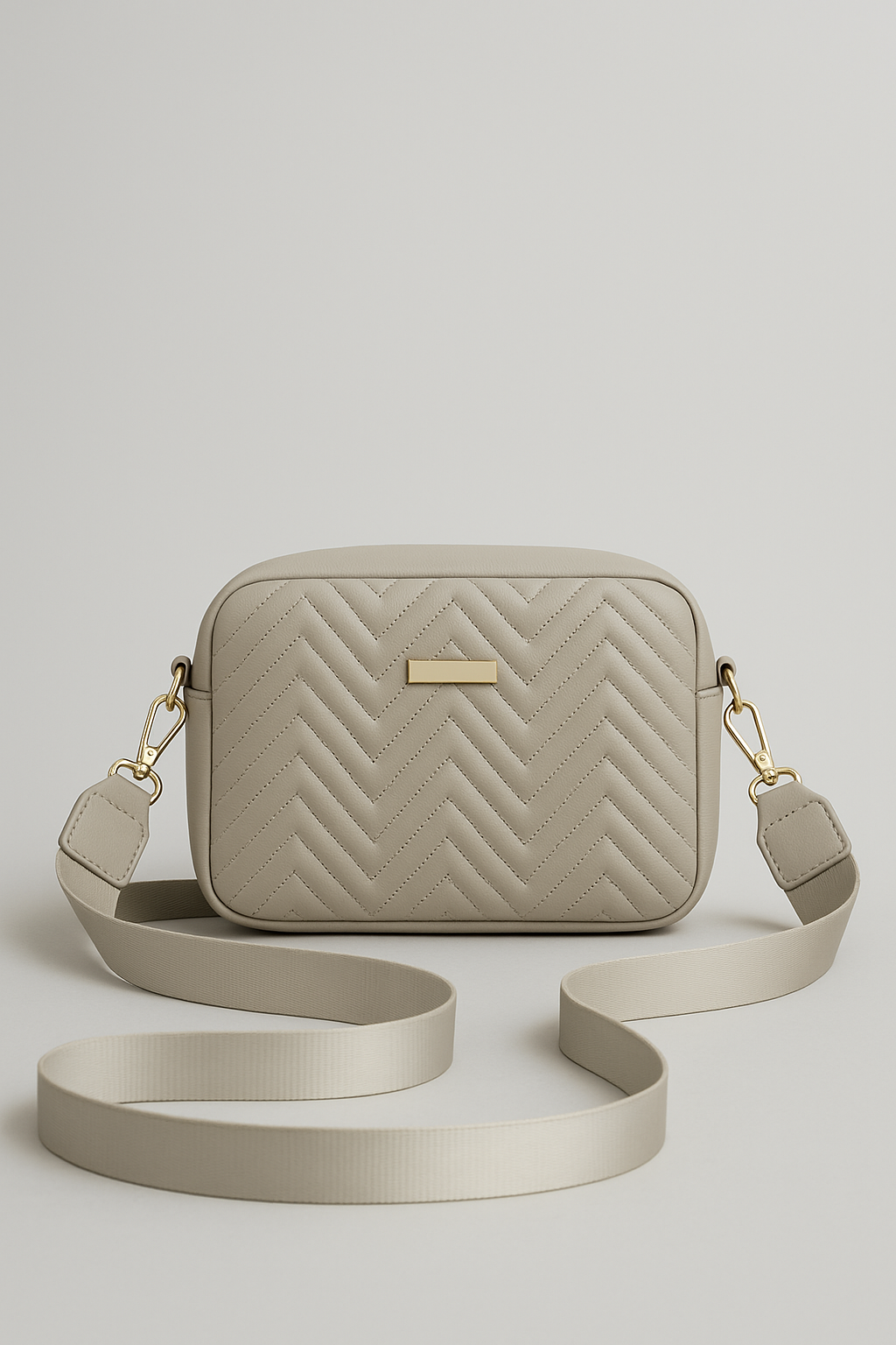 Stepp-Crossbody Bag mit breitem Gurt