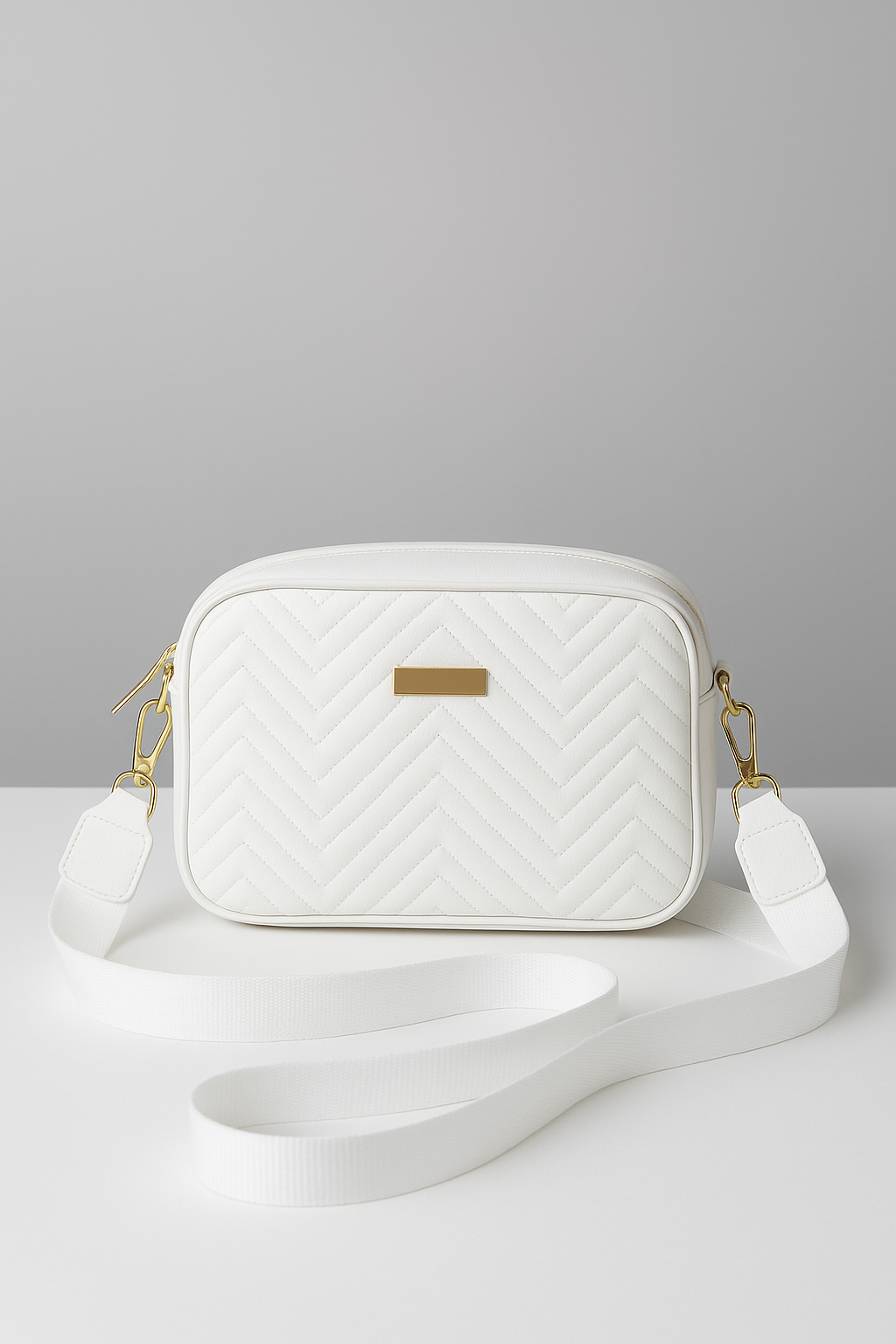 Stepp-Crossbody Bag mit breitem Gurt