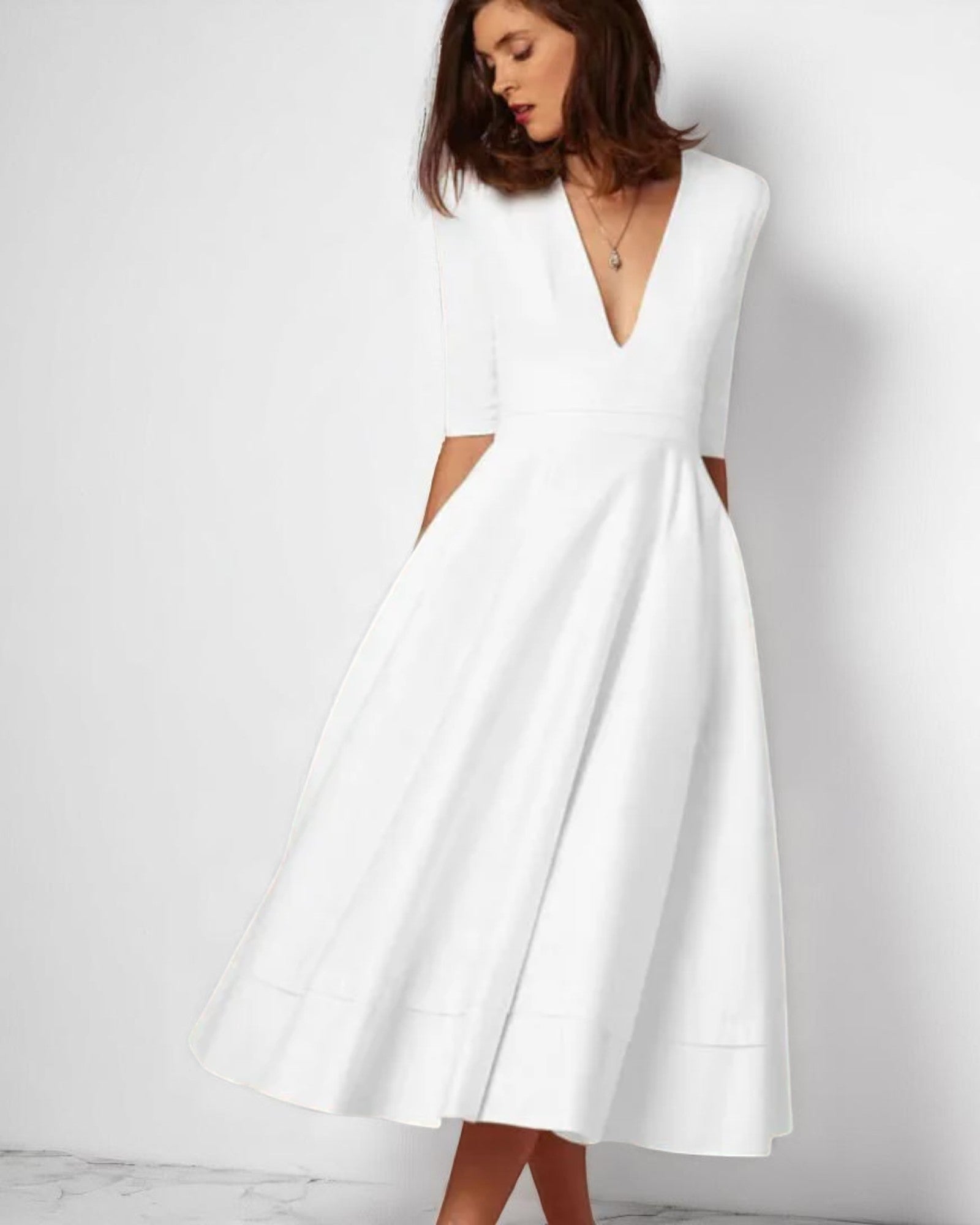 Rozalia Elegantes Midi-Kleid mit tiefem V-Ausschnitt