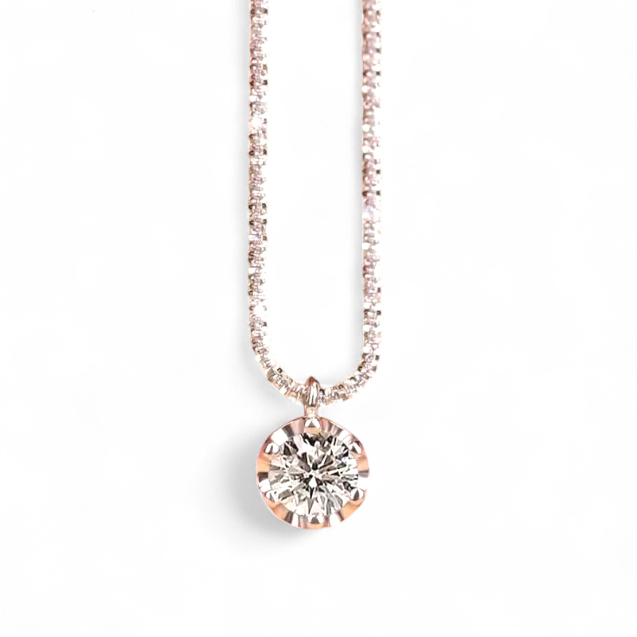 Elegante Silberkette mit funkelndem Zirkonia-Anhänger