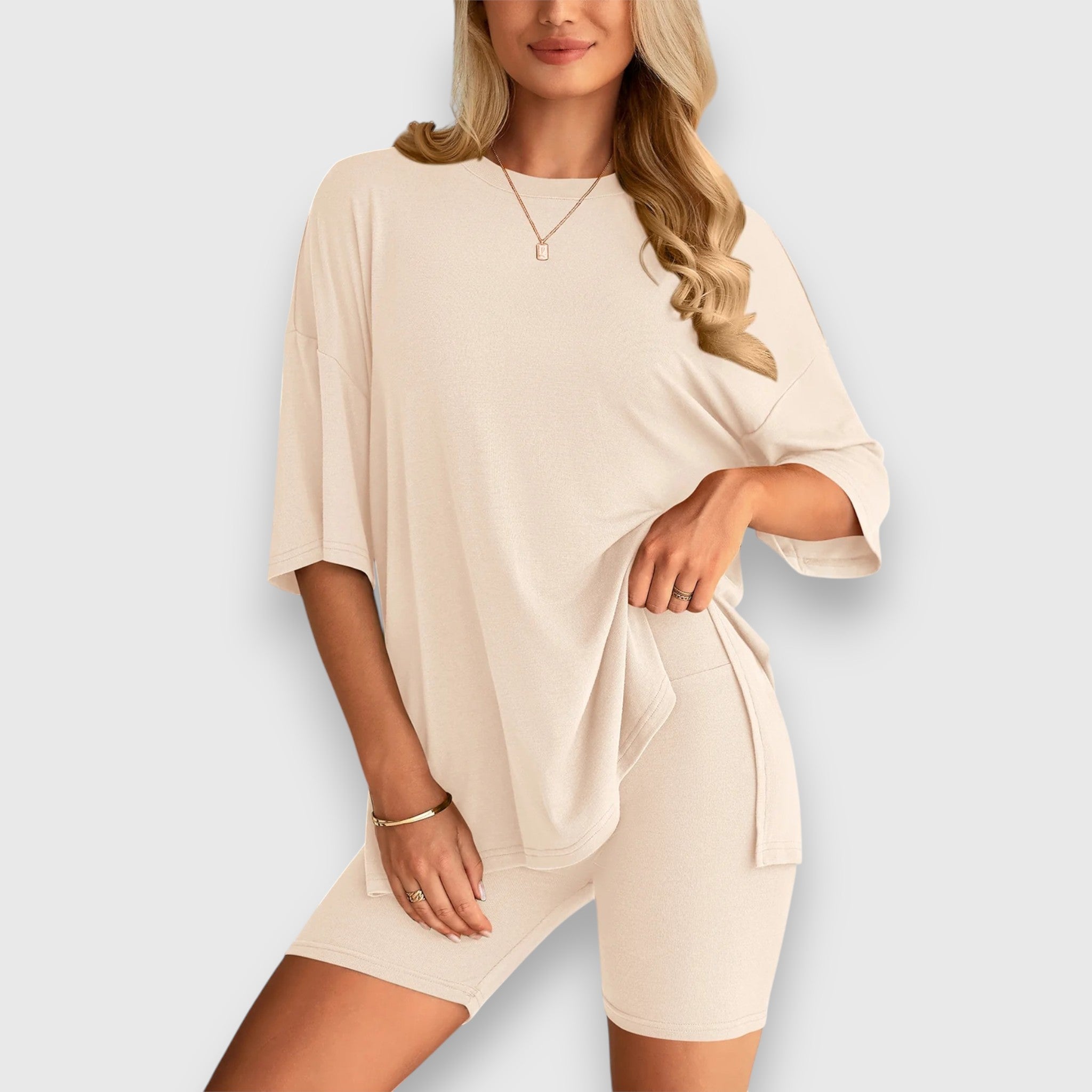 Sira Zweiteiliger Oversized T-Shirt und Radshorts