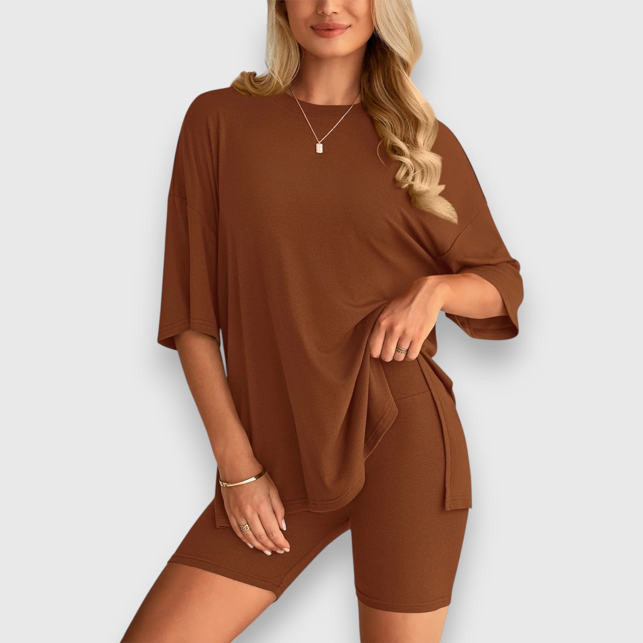 Sira Zweiteiliger Oversized T-Shirt und Radshorts