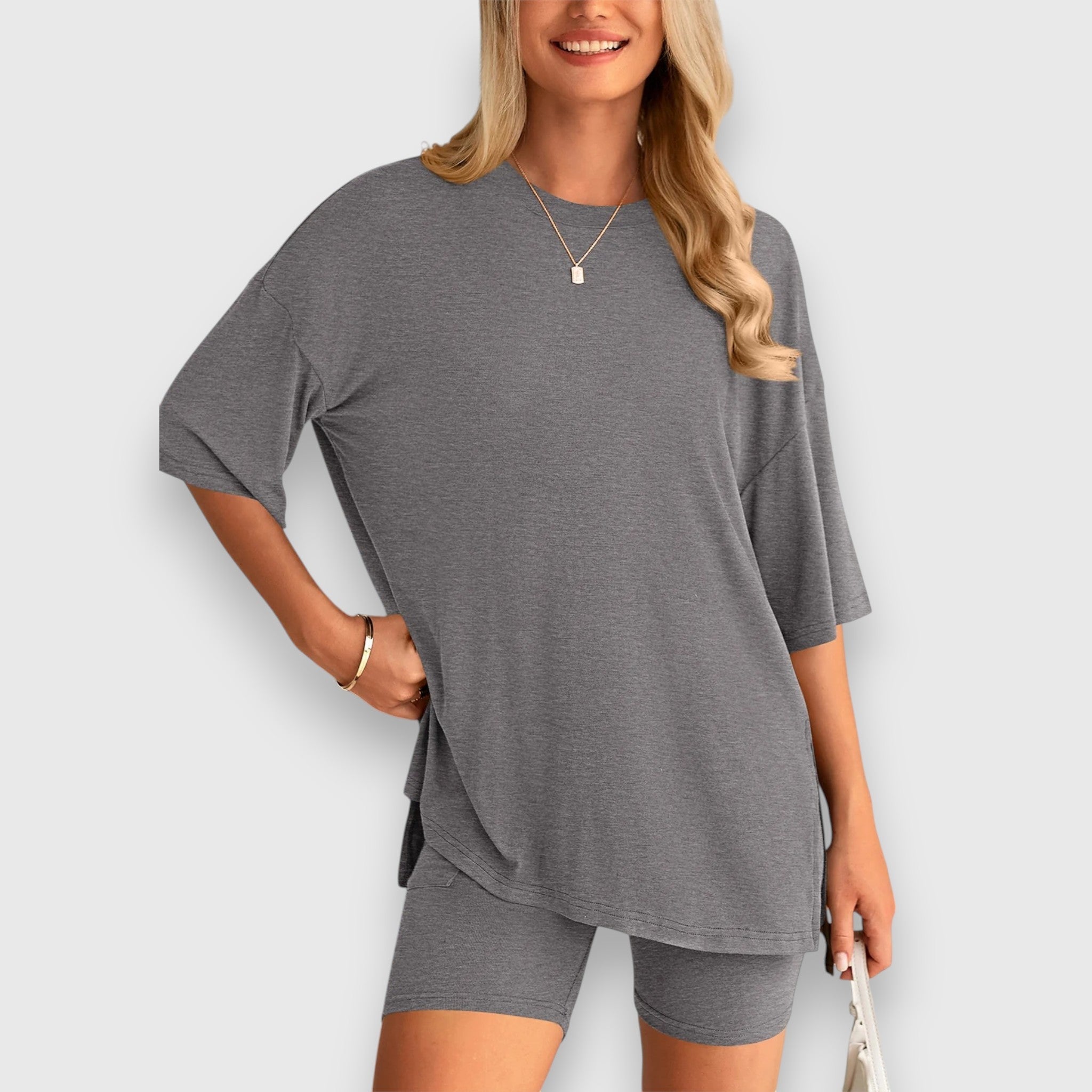 Sira Zweiteiliger Oversized T-Shirt und Radshorts