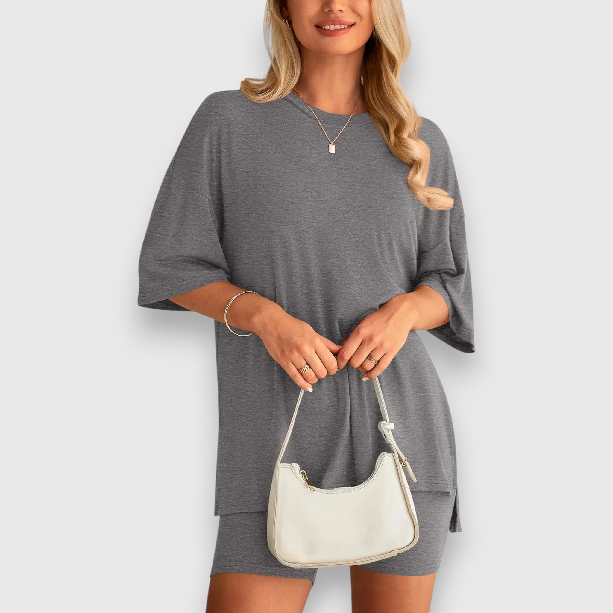 Sira Zweiteiliger Oversized T-Shirt und Radshorts