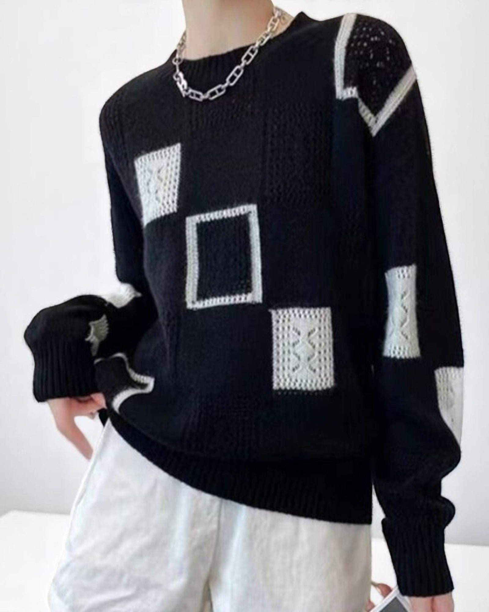 Hannah Pulli gestrickt mit quadratischem Muster