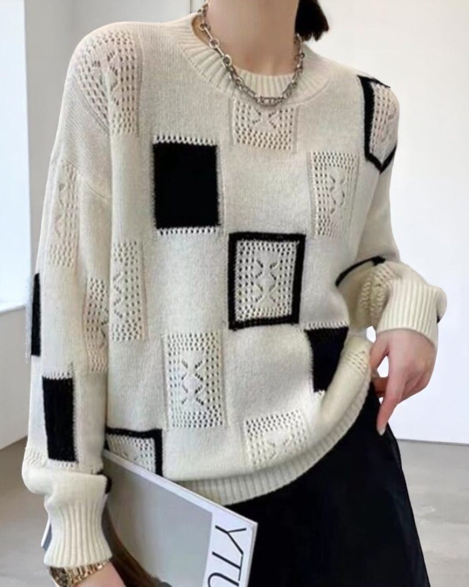 Hannah Pulli gestrickt mit quadratischem Muster