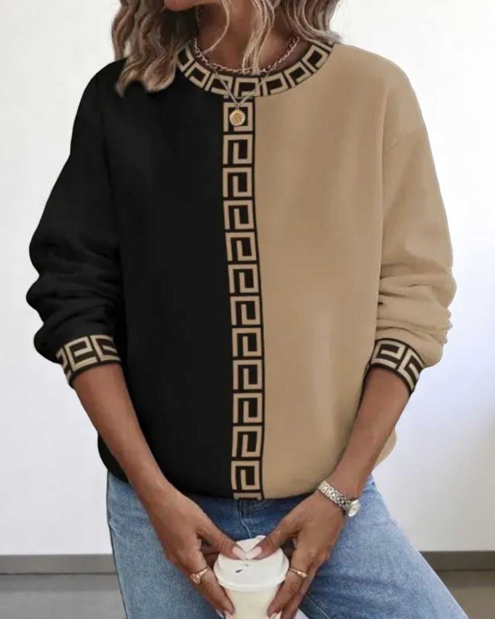 Eveline Pullover elegant in zwei Farben mit griechischem Muster