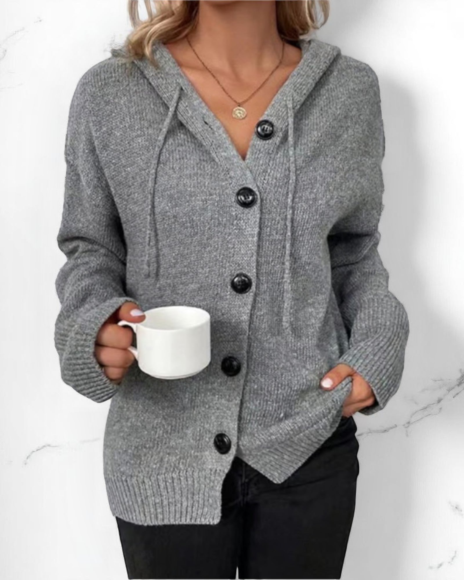 Natalia Bequemer Cardigan mit Kapuze und Knöpfen