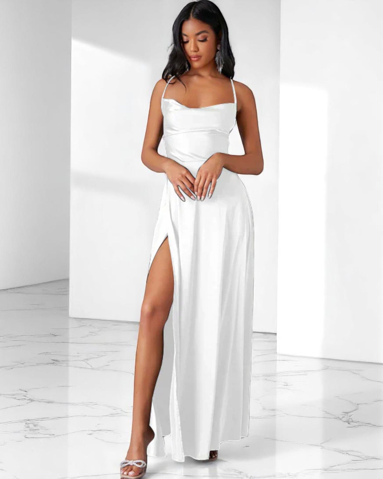 Binalia Elegantes Abendkleid aus Satin mit Schnürung im Rücken