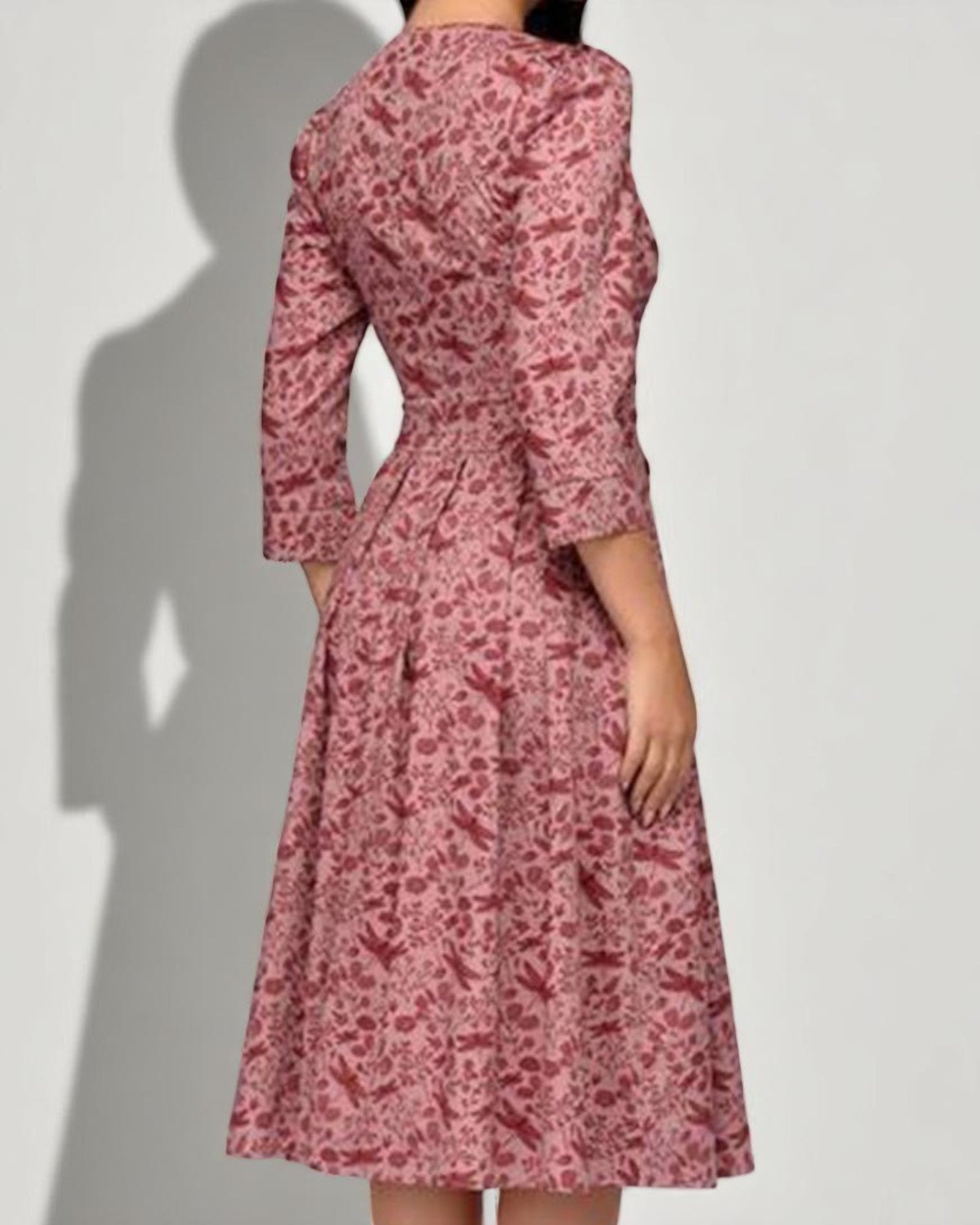 Priska Elegantes Midi-Kleid mit floralen Akzenten