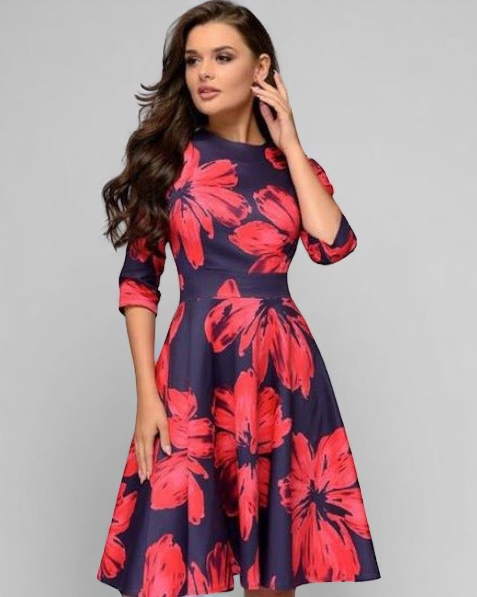 Priska Elegantes Midi-Kleid mit floralen Akzenten
