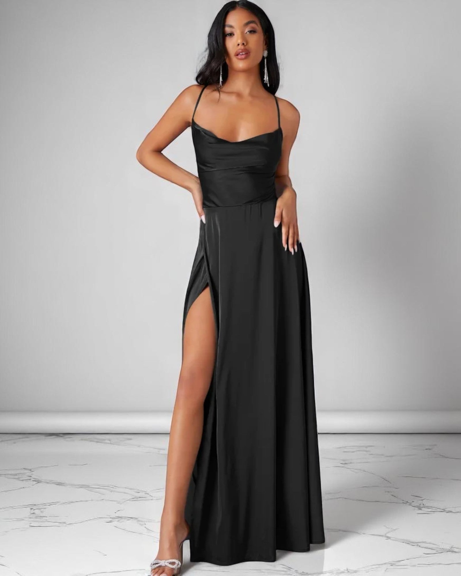 Binalia Elegantes Abendkleid aus Satin mit Schnürung im Rücken