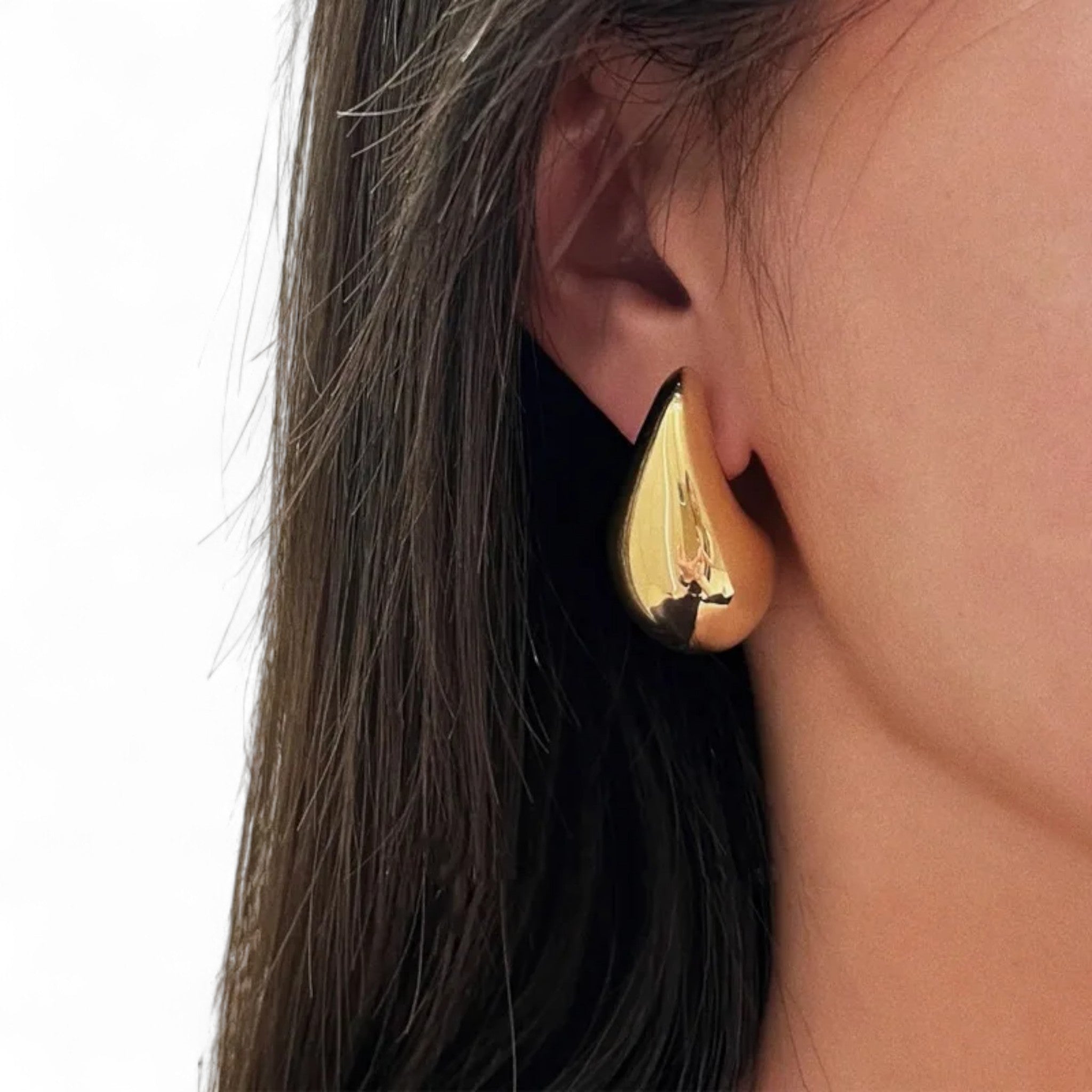 Elegante Ohrstecker im Tropfendesign – Gold & Silber