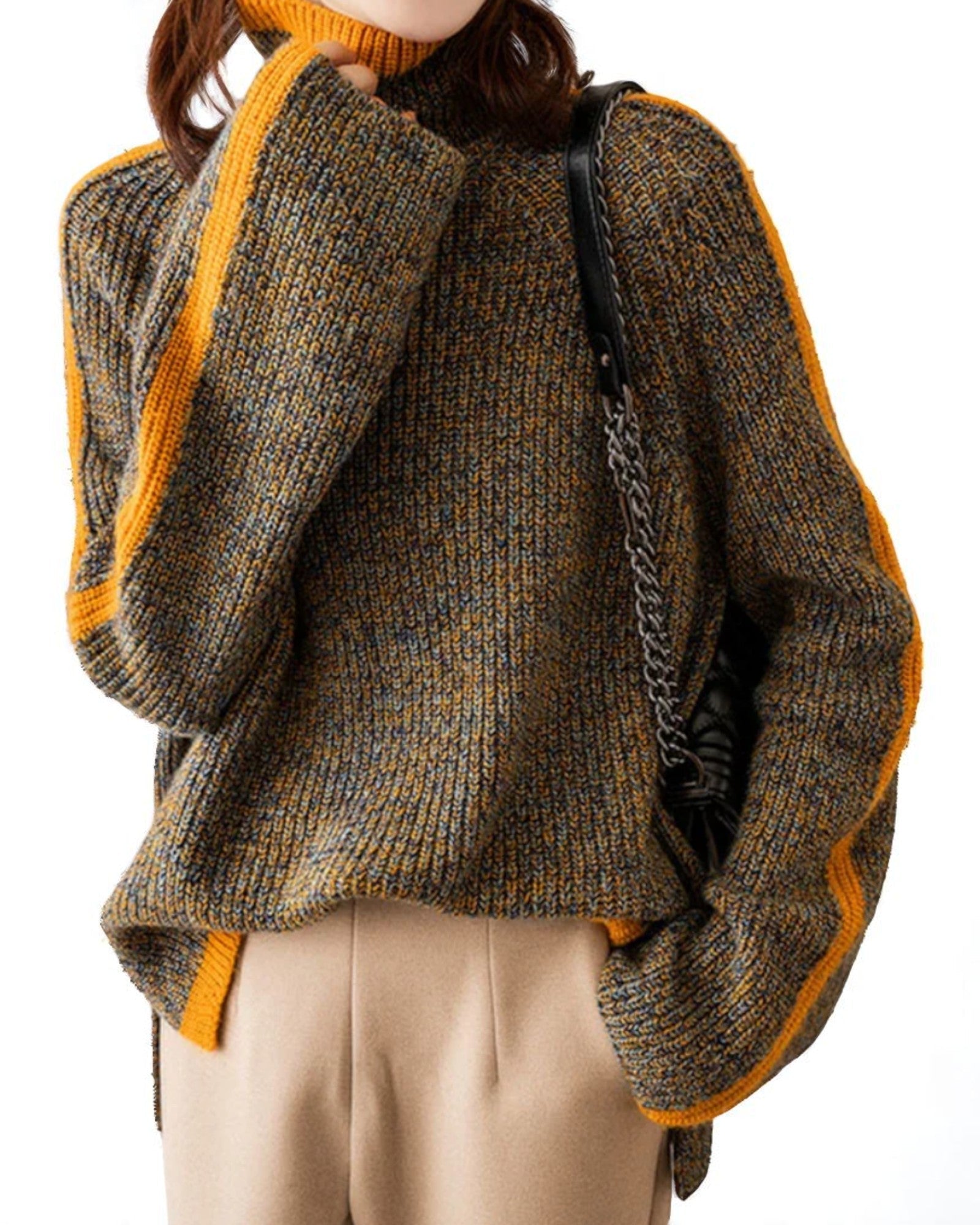 Marilena Pullover aus dickem Strick mit Stehkragen und orangefarbenen Streifen