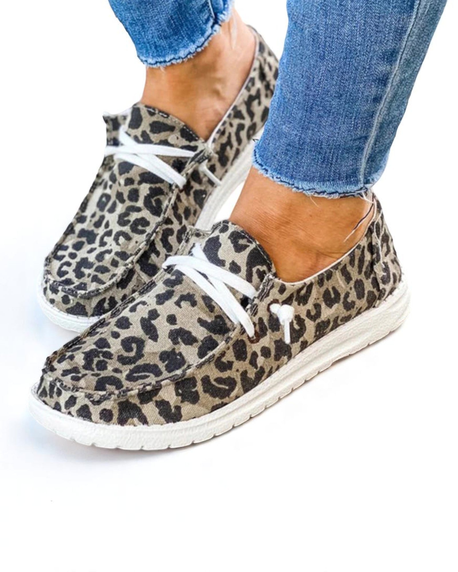 Ria Flache Schuhe aus Stoff mit Schnürsenkeln