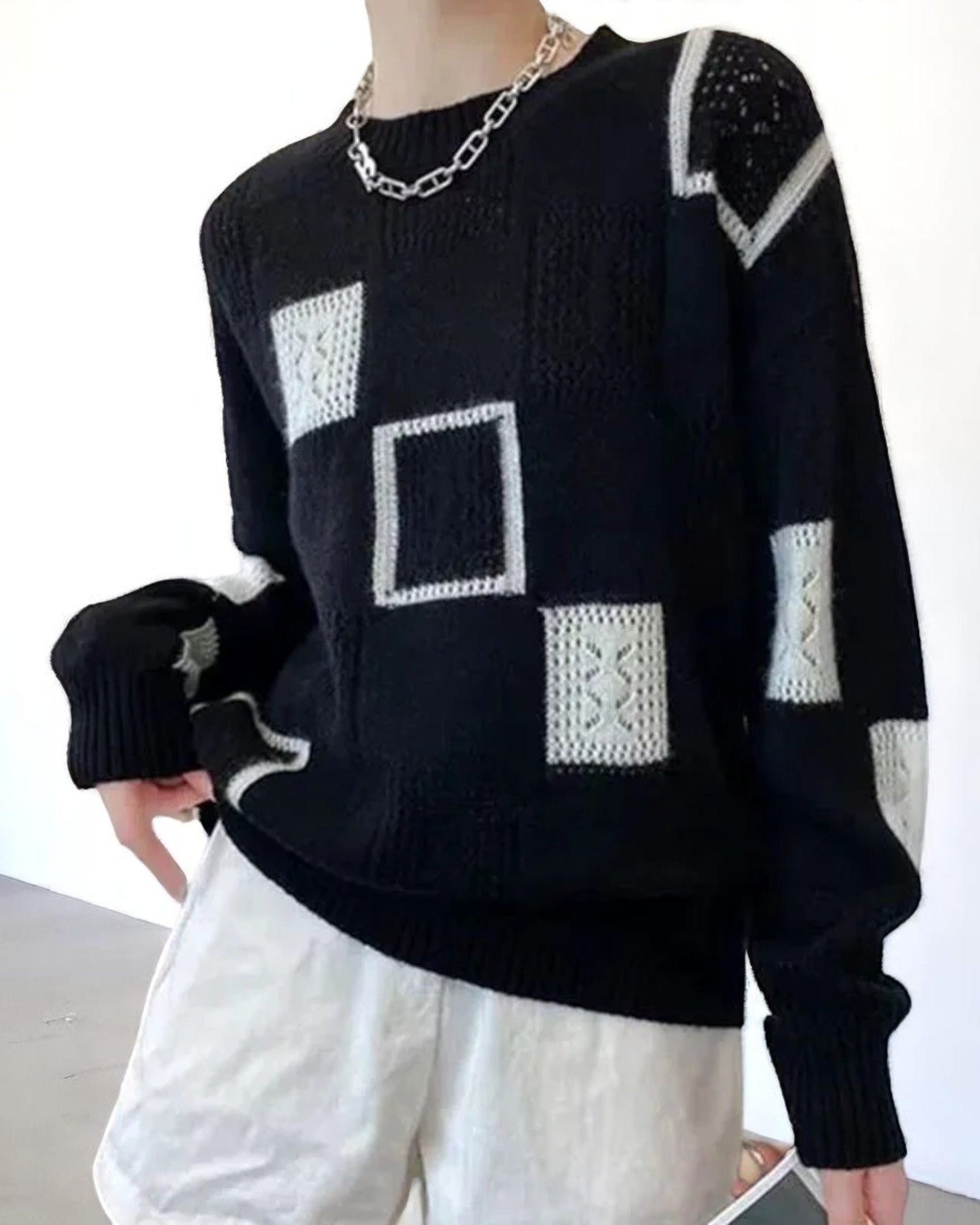 Hannah Pulli gestrickt mit quadratischem Muster