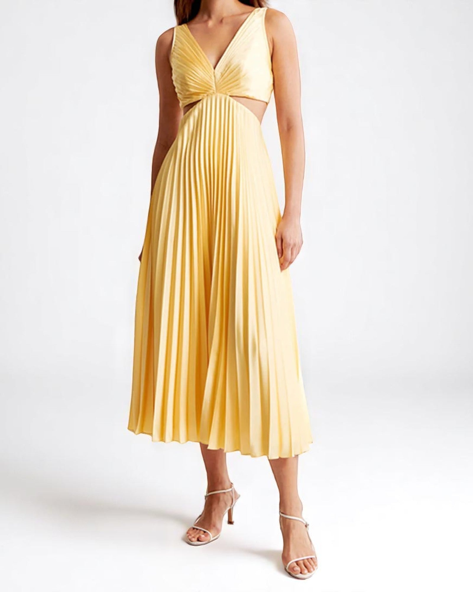 Moana Midikleid mit Falten und Ausschnitten