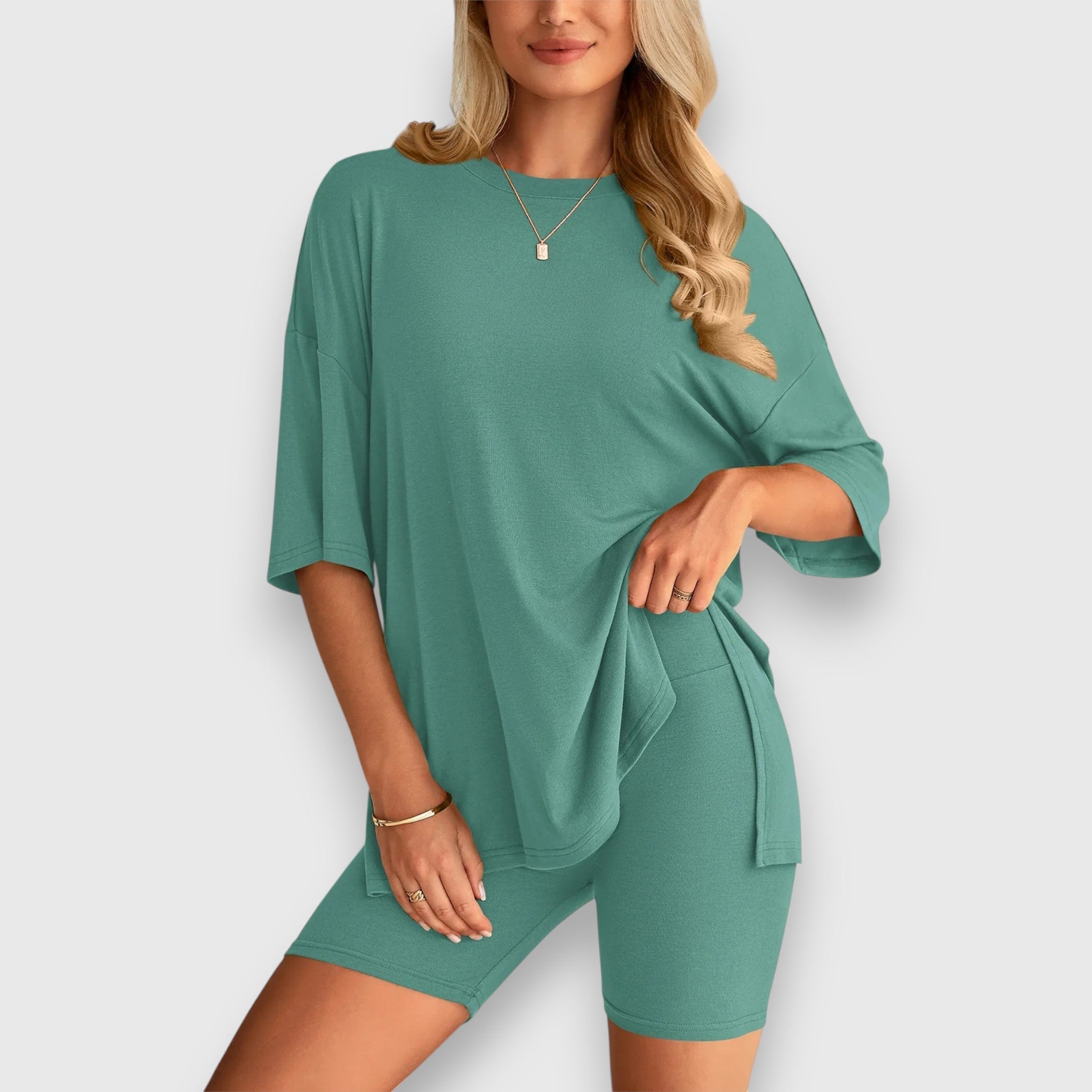 Sira Zweiteiliger Oversized T-Shirt und Radshorts