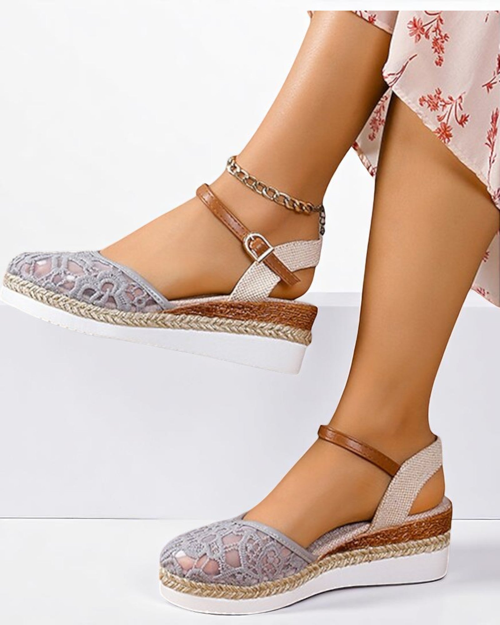 Nia Elegante Sandalen mit Plateau und Häkelspitze