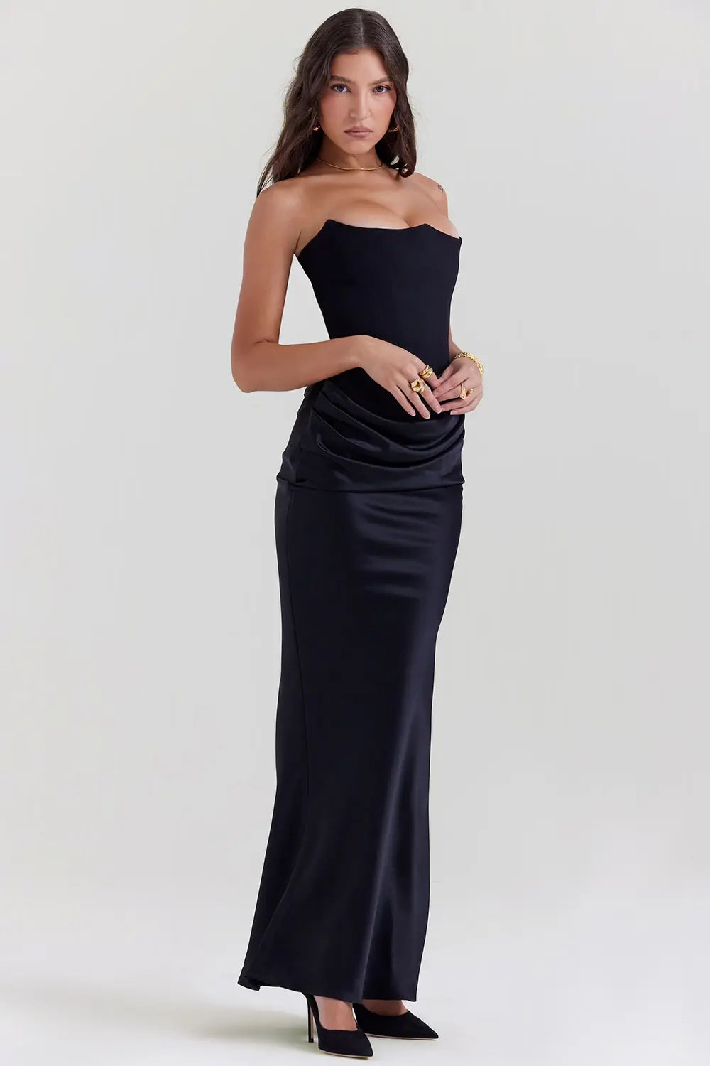 Margret Eng anliegendes Abendkleid aus Satin