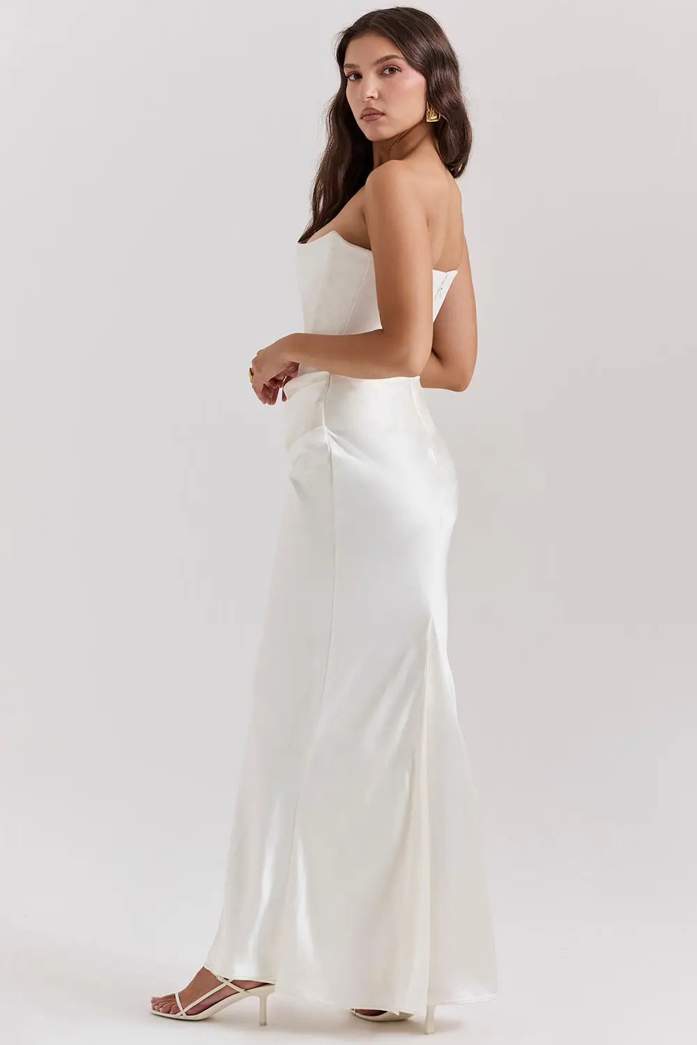 Margret Eng anliegendes Abendkleid aus Satin