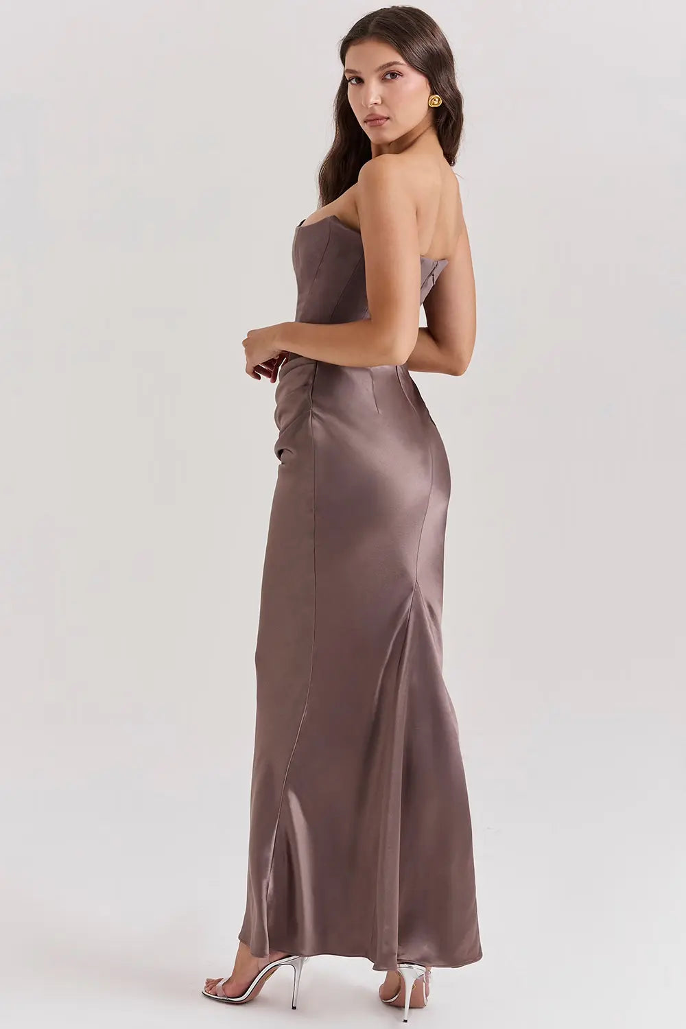 Margret Eng anliegendes Abendkleid aus Satin