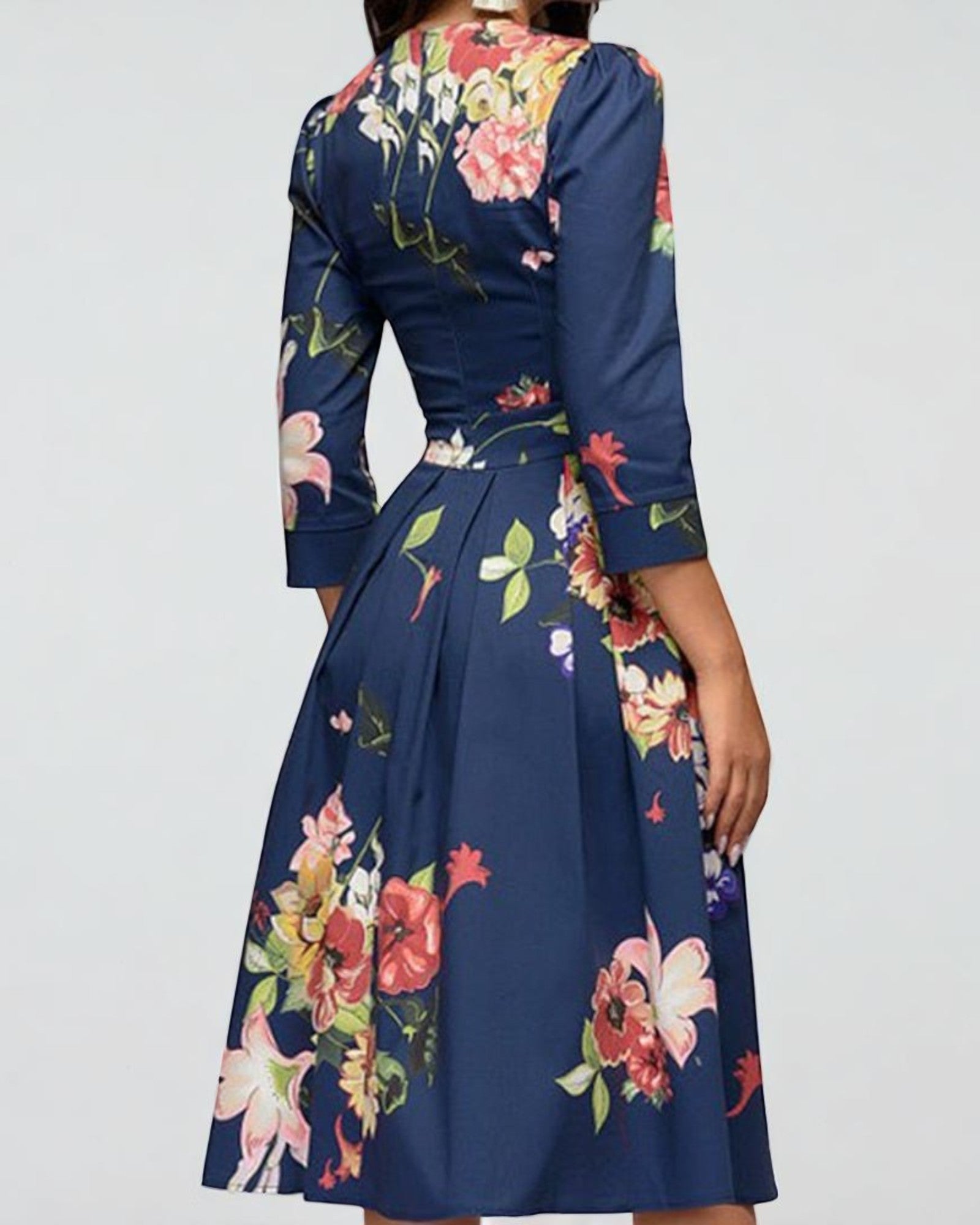 Priska Elegantes Midi-Kleid mit floralen Akzenten